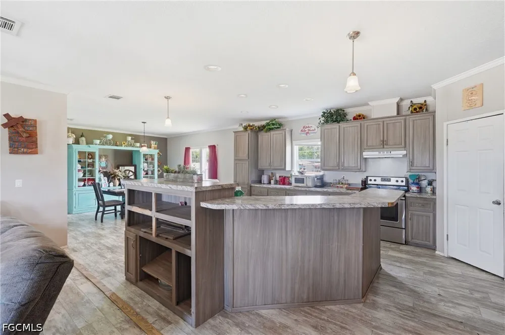 Dustin Drive Labelle, FL 33935