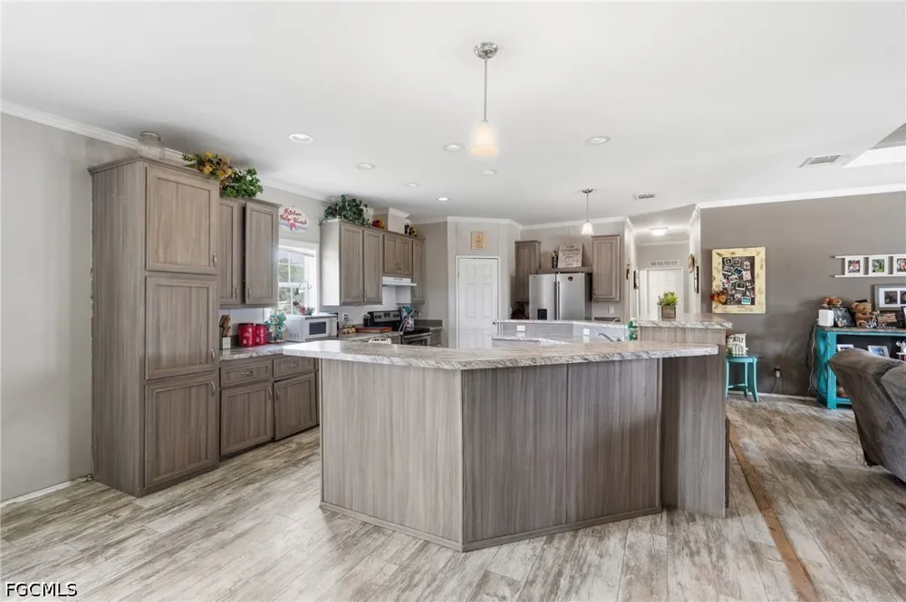 Dustin Drive Labelle, FL 33935