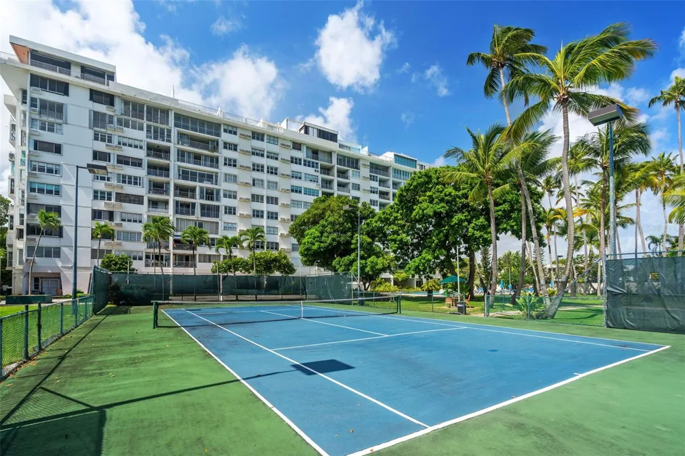 2305 LAUREL #106 San Juan, PR 00913
