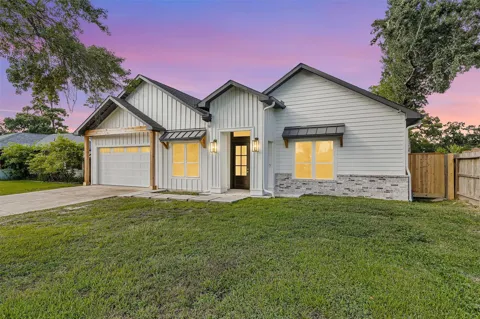 1806 De Milo Drive
