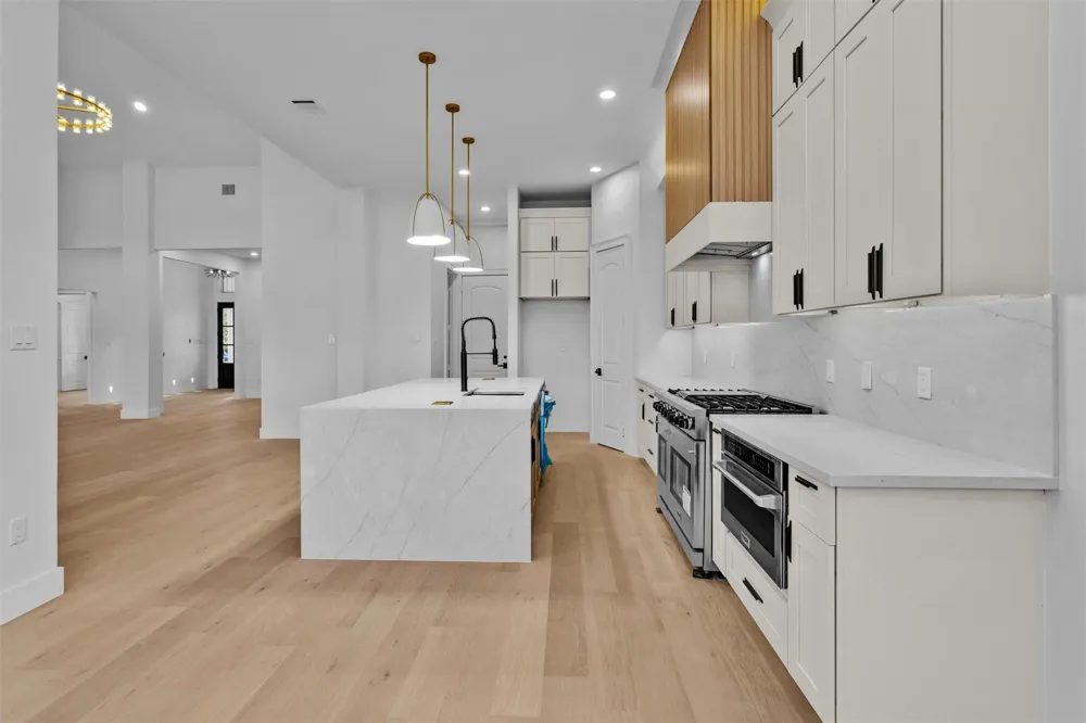 1806 De Milo Drive Houston, TX 77018