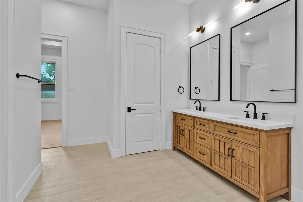 1806 De Milo Drive Houston, TX 77018