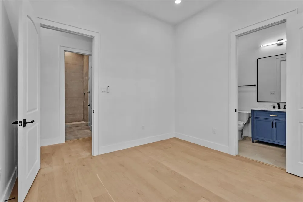 1806 De Milo Drive Houston, TX 77018