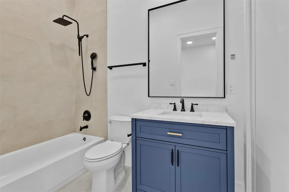 1806 De Milo Drive Houston, TX 77018