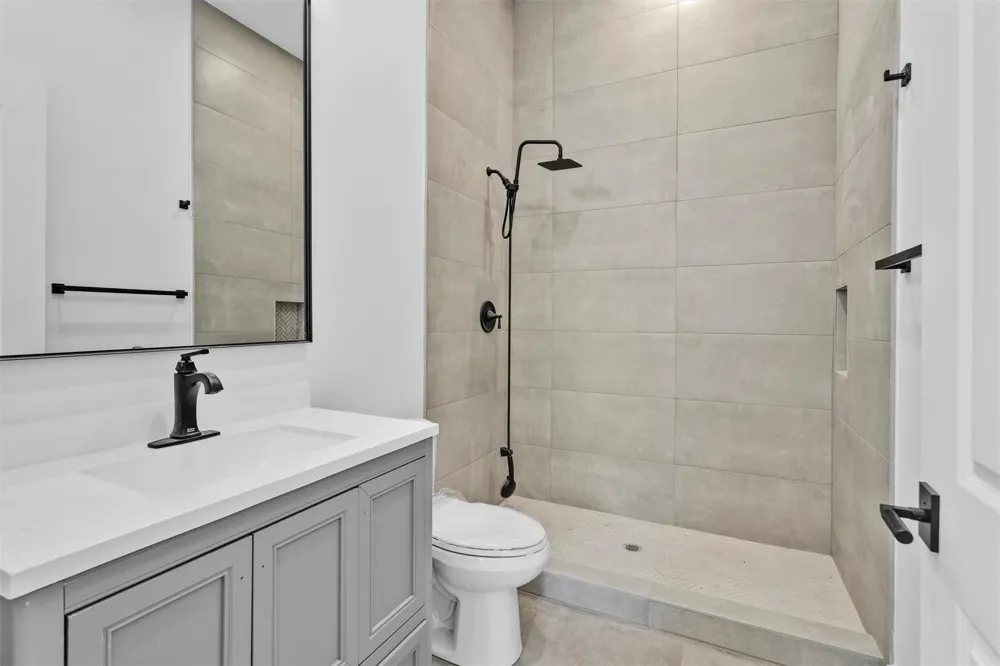 1806 De Milo Drive Houston, TX 77018
