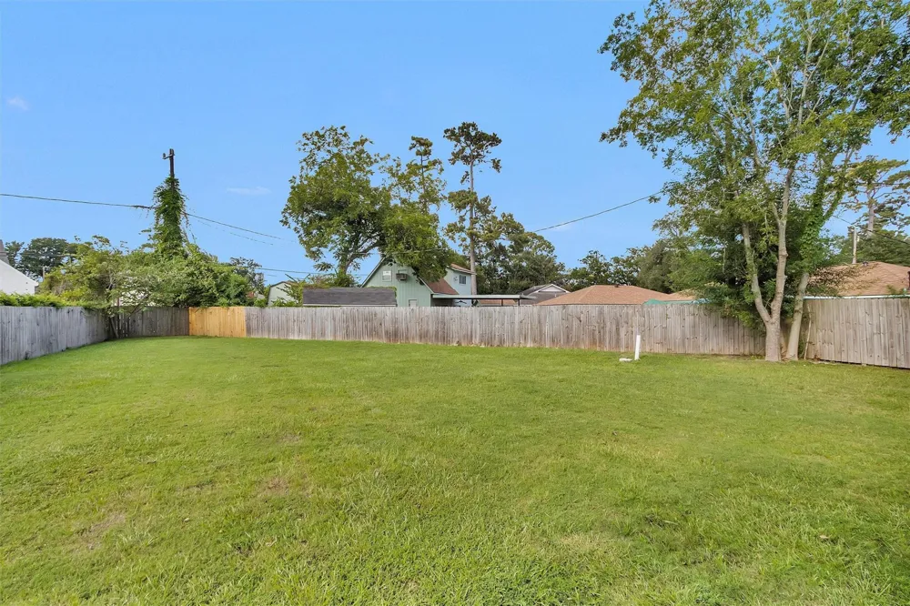 1806 De Milo Drive Houston, TX 77018