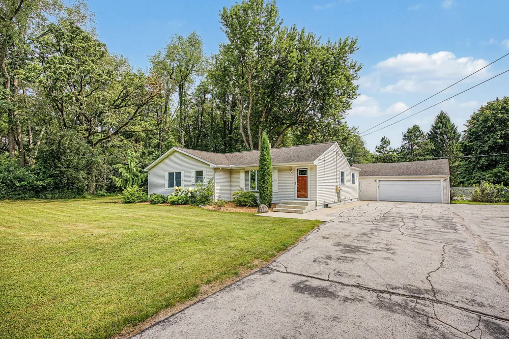2511 Reynolds Road Jackson, MI 49201