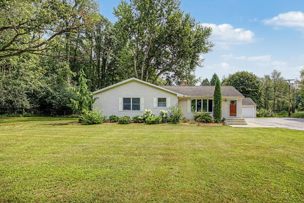 2511 Reynolds Road Jackson, MI 49201
