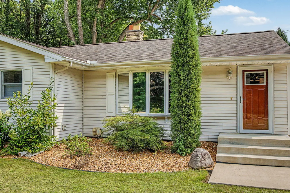 2511 Reynolds Road Jackson, MI 49201