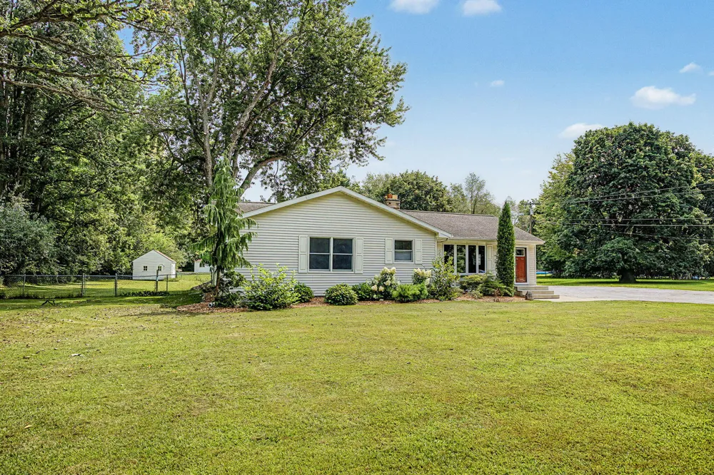 2511 Reynolds Road Jackson, MI 49201