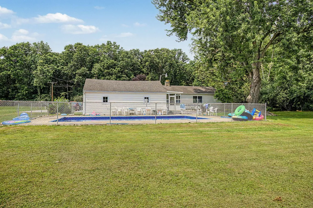 2511 Reynolds Road Jackson, MI 49201