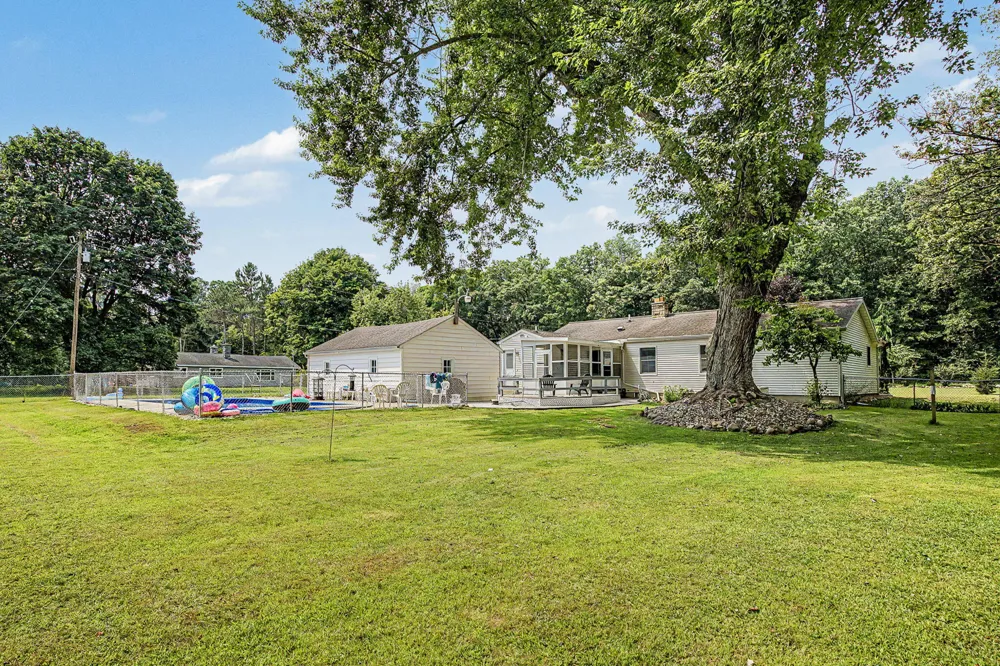 2511 Reynolds Road Jackson, MI 49201