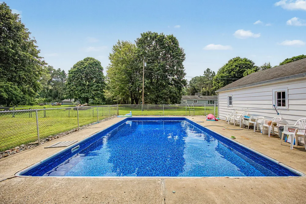 2511 Reynolds Road Jackson, MI 49201