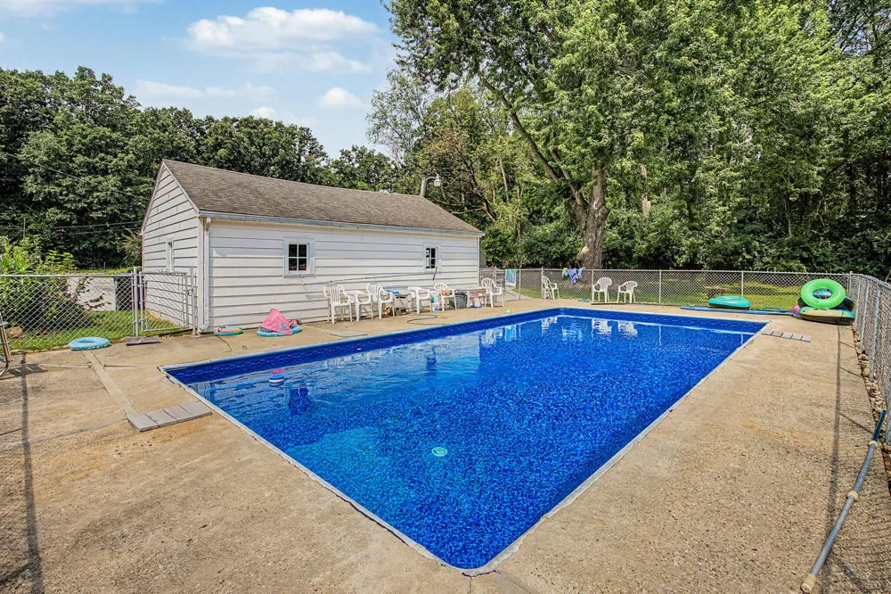 2511 Reynolds Road Jackson, MI 49201
