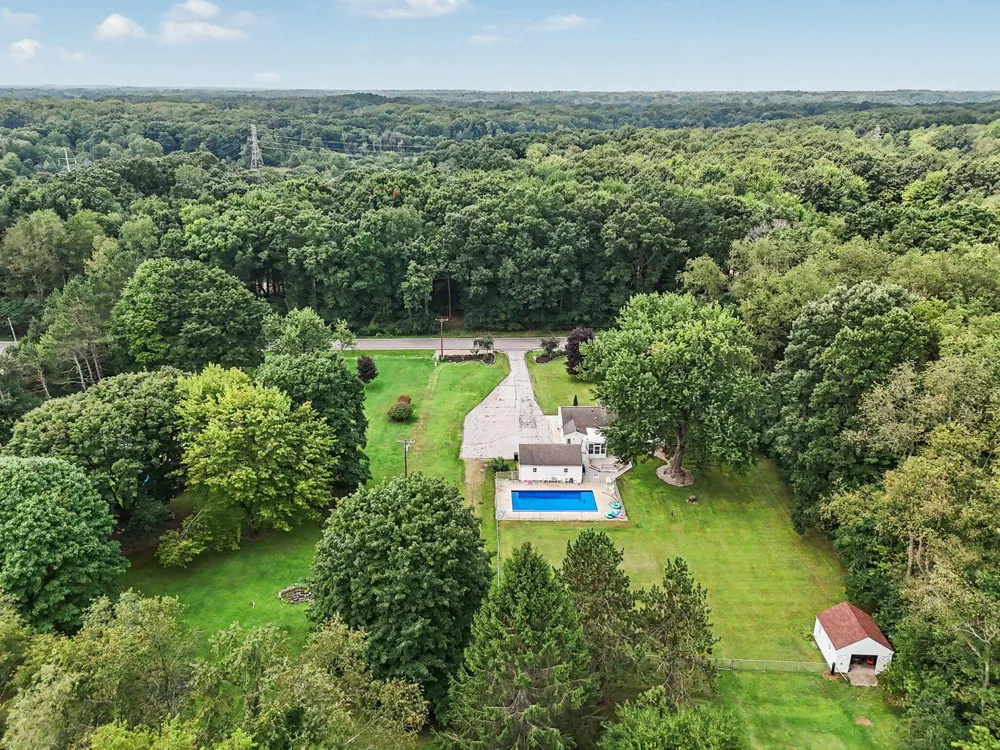 2511 Reynolds Road Jackson, MI 49201