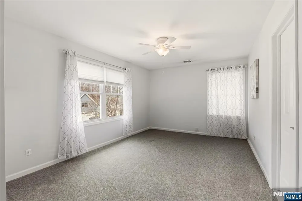 2 Bluffs Court Hamburg, NJ 07419