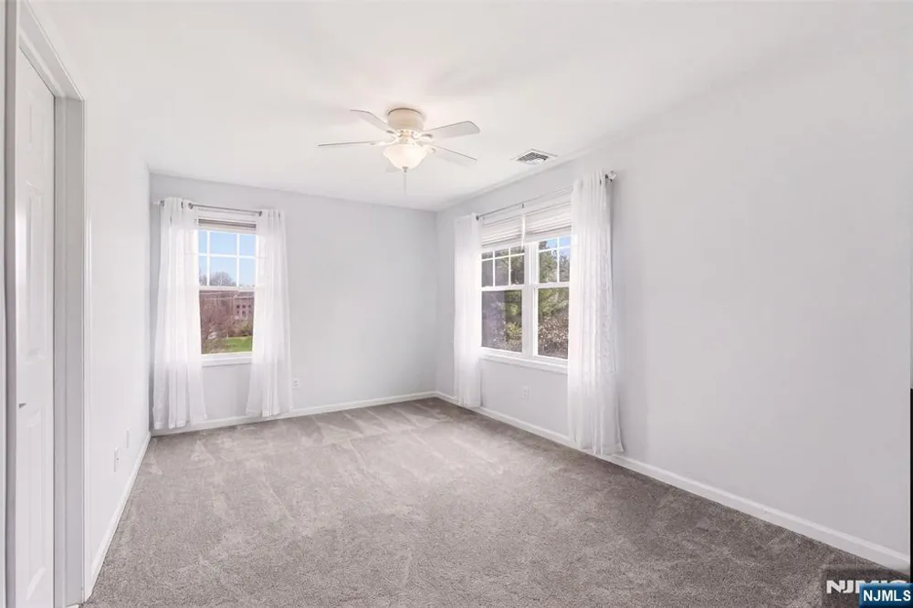 2 Bluffs Court Hamburg, NJ 07419