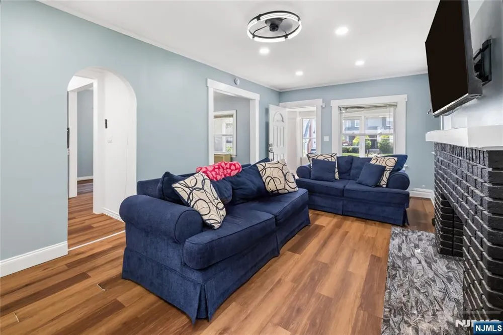 48 Laurel Avenue East Orange, NJ 07017