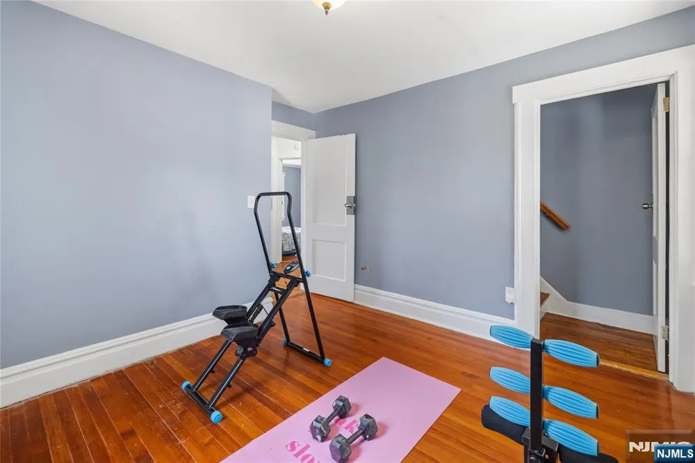 48 Laurel Avenue East Orange, NJ 07017
