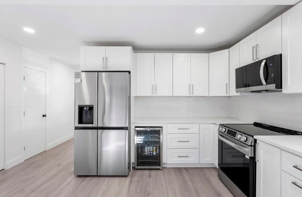 699 NE 40TH STREET Oakland Park, FL 33334