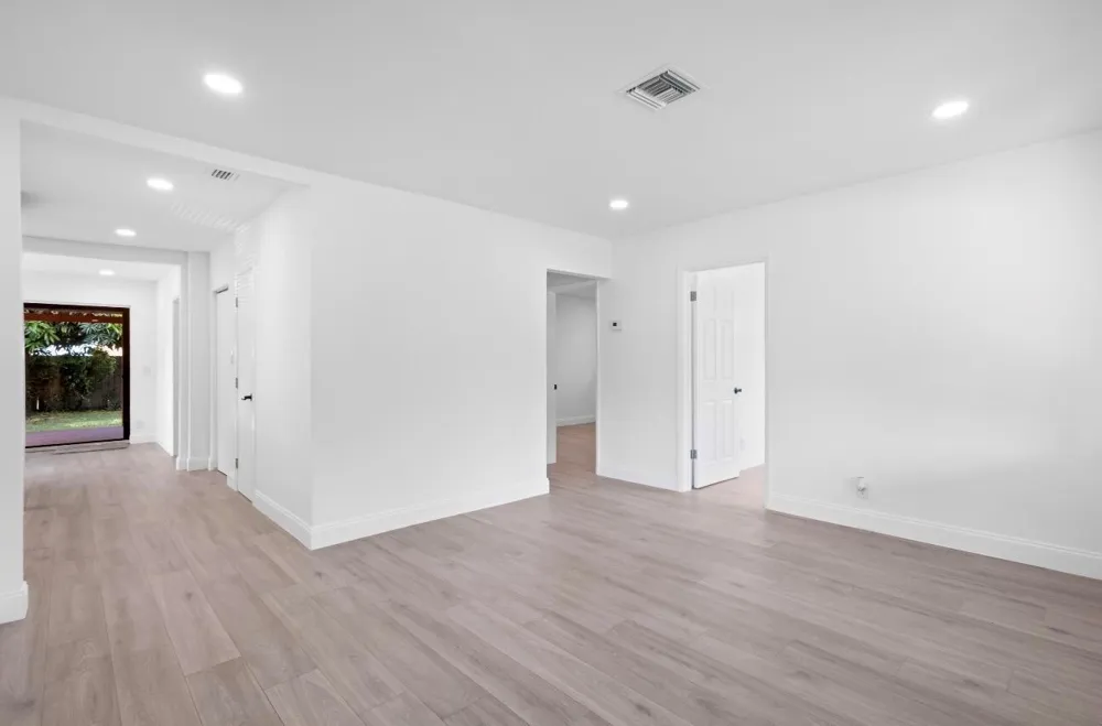 699 NE 40TH STREET Oakland Park, FL 33334