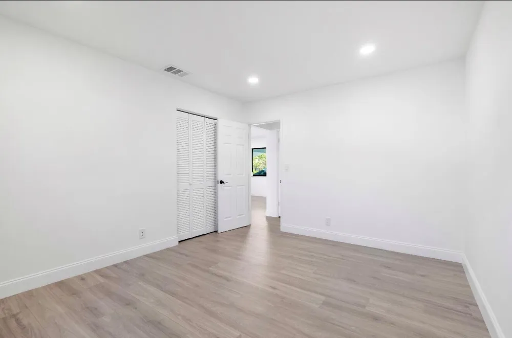 699 NE 40TH STREET Oakland Park, FL 33334
