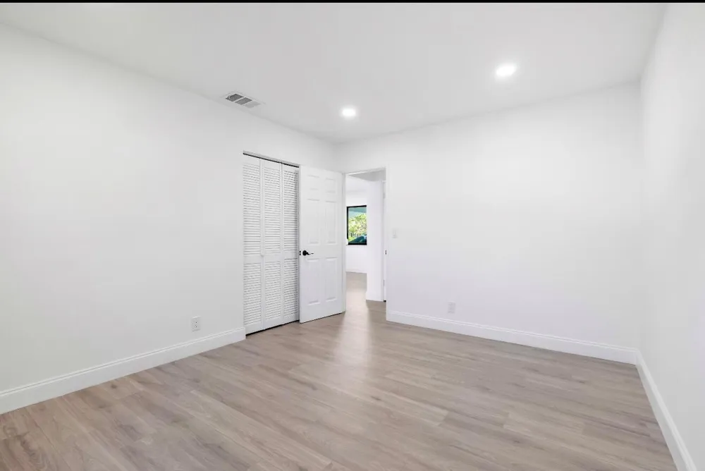 699 NE 40TH STREET Oakland Park, FL 33334