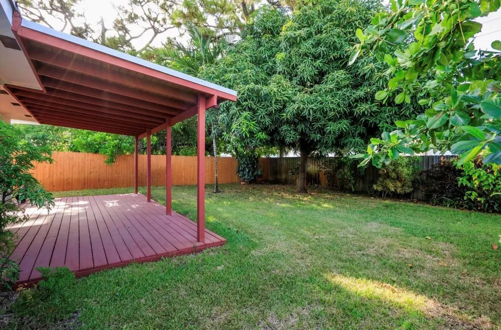 699 NE 40TH STREET Oakland Park, FL 33334