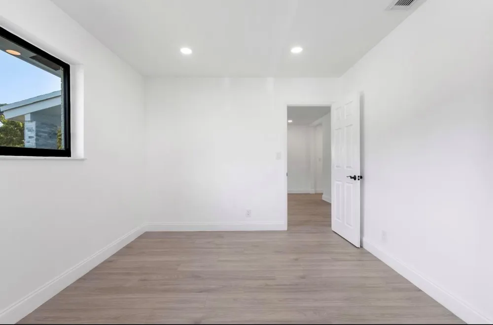 699 NE 40TH STREET Oakland Park, FL 33334