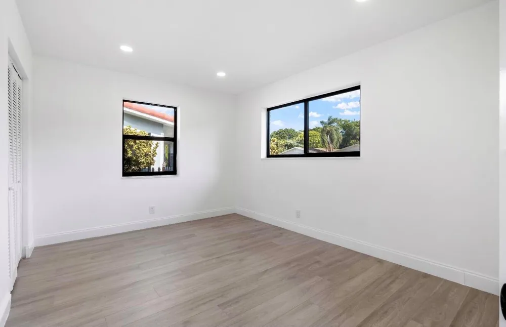 699 NE 40TH STREET Oakland Park, FL 33334