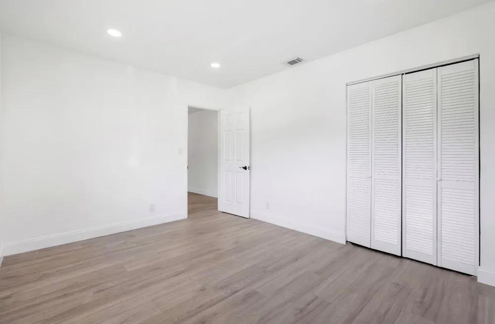 699 NE 40TH STREET Oakland Park, FL 33334