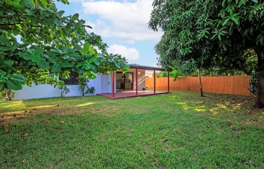 699 NE 40TH STREET Oakland Park, FL 33334