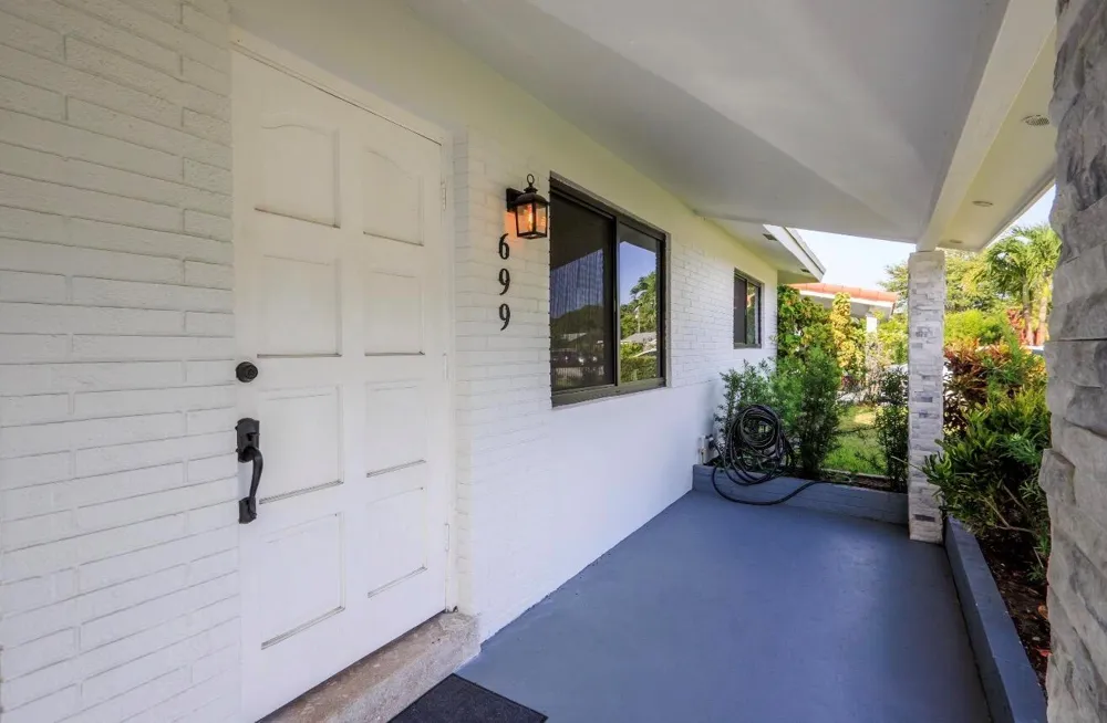 699 NE 40TH STREET Oakland Park, FL 33334