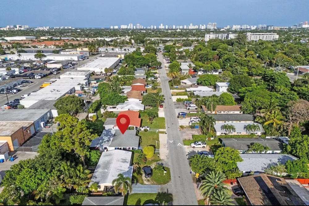 699 NE 40TH STREET Oakland Park, FL 33334
