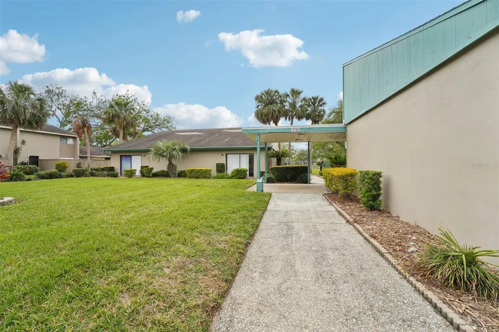 8419 LAURELON PLACE Temple Terrace, FL 33637