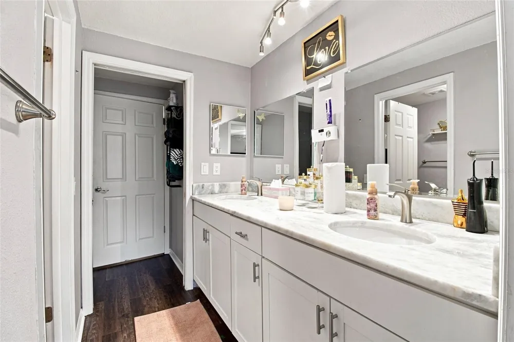 3039 ABBEY COURT Clearwater, FL 33759