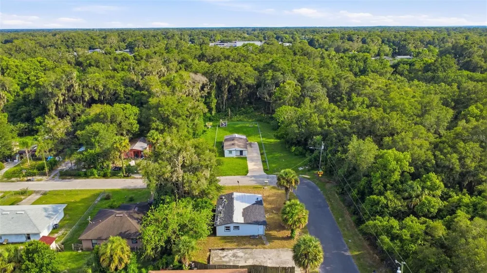 921 S SALISBURY AVENUE Deland, FL 32720