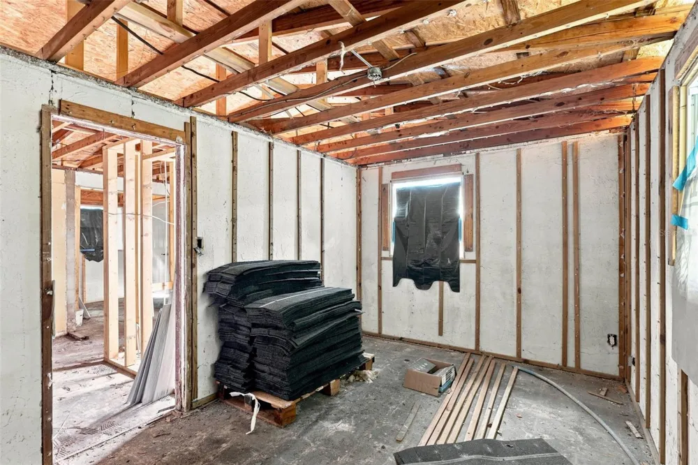 921 S SALISBURY AVENUE Deland, FL 32720