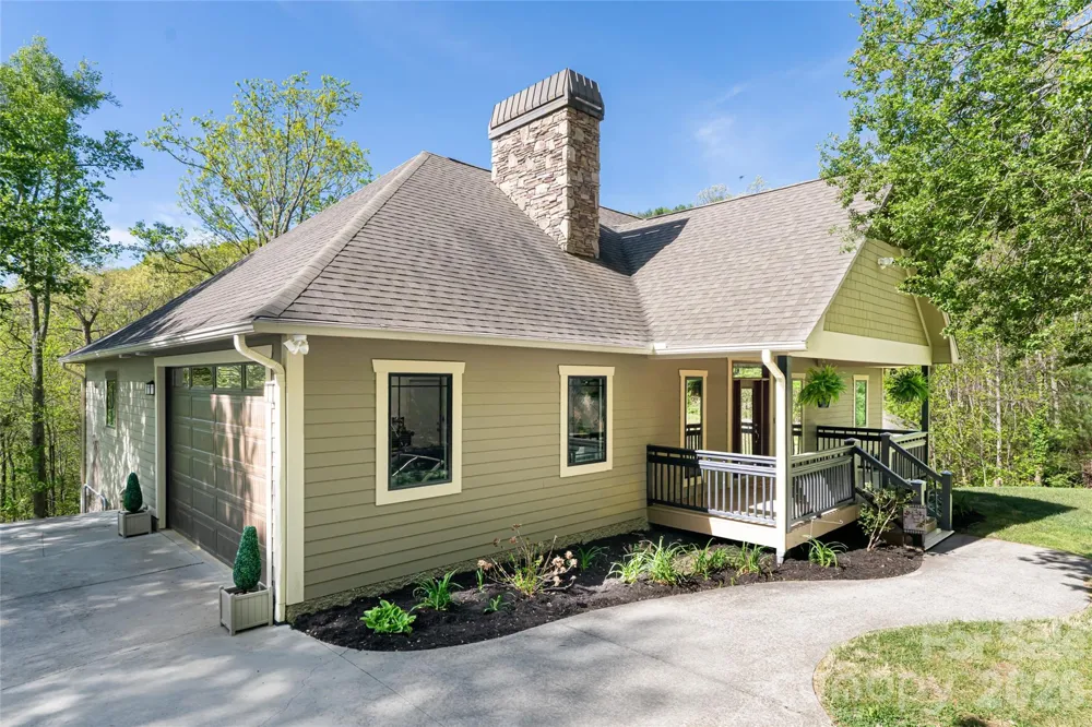 36 Snowshoe Drive Asheville, NC 28803