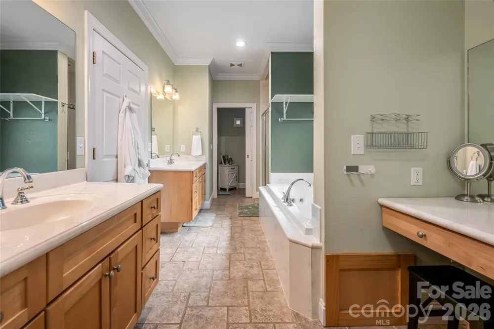 36 Snowshoe Drive Asheville, NC 28803