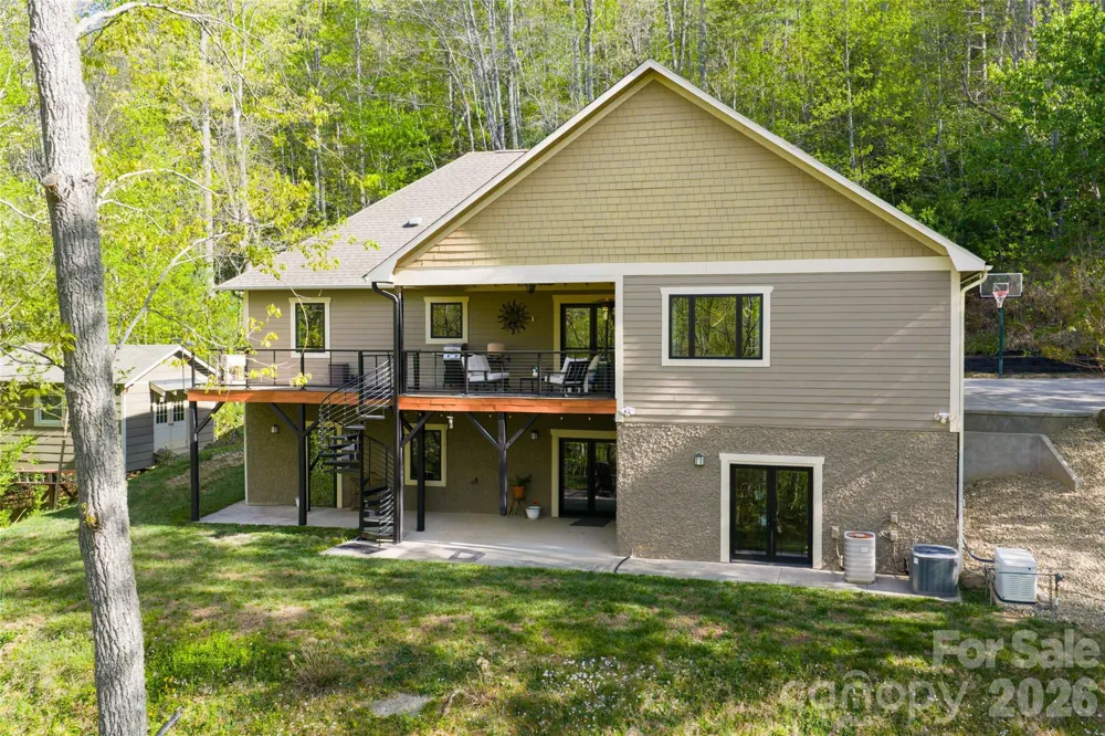 36 Snowshoe Drive Asheville, NC 28803