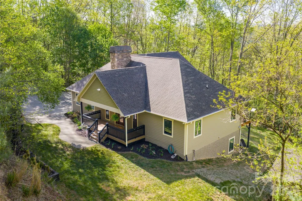 36 Snowshoe Drive Asheville, NC 28803