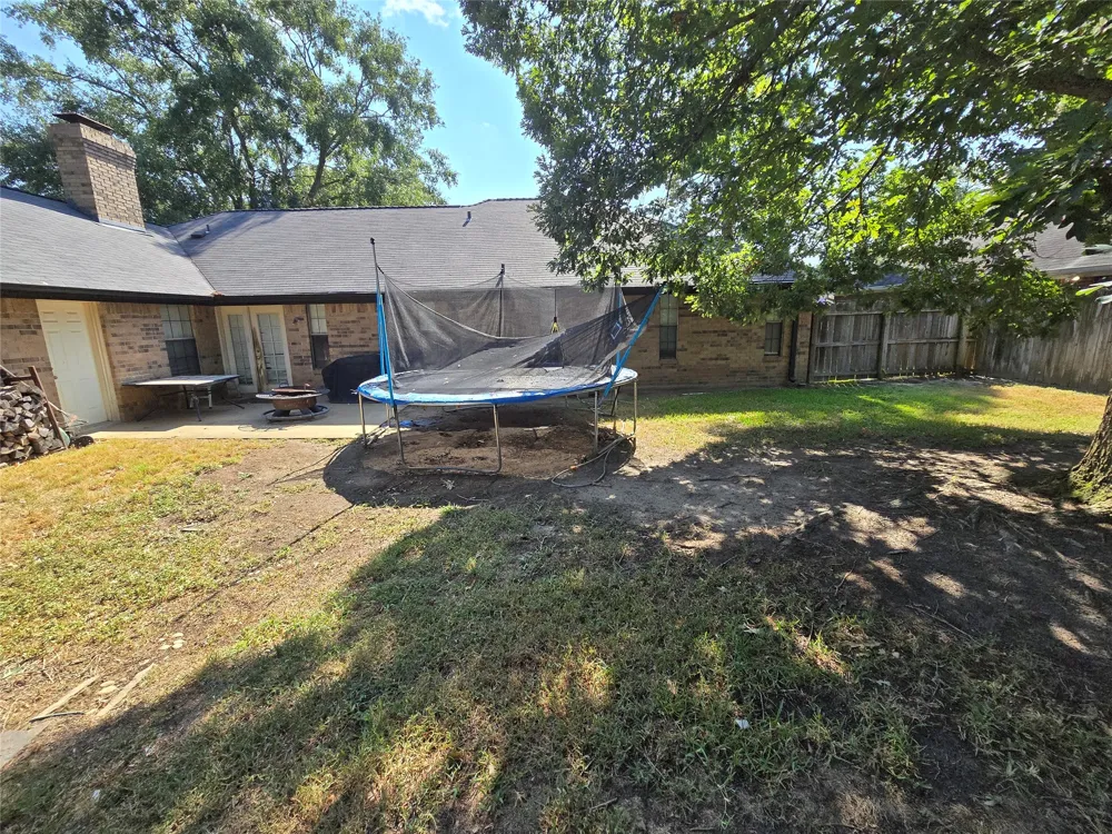 200 Lakewood Drive Longview, TX 75604