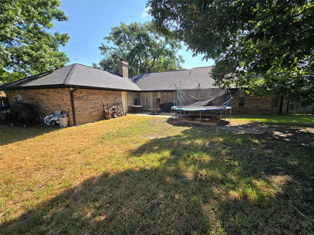 200 Lakewood Drive Longview, TX 75604