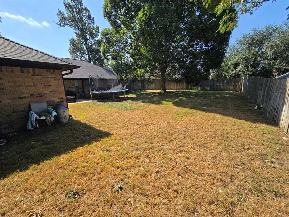 200 Lakewood Drive Longview, TX 75604