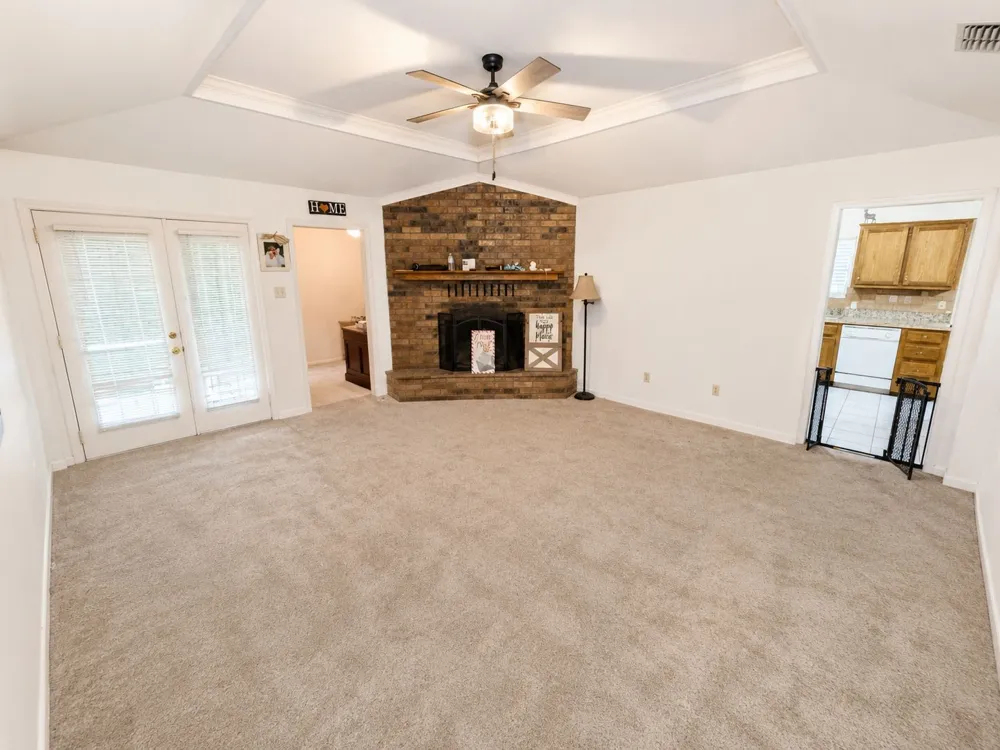 200 Lakewood Drive Longview, TX 75604