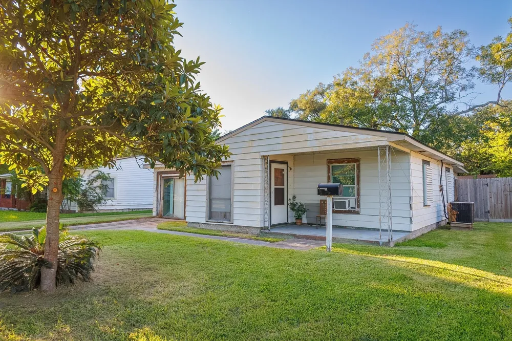 1514 1st Avenue Texas City, TX 77590