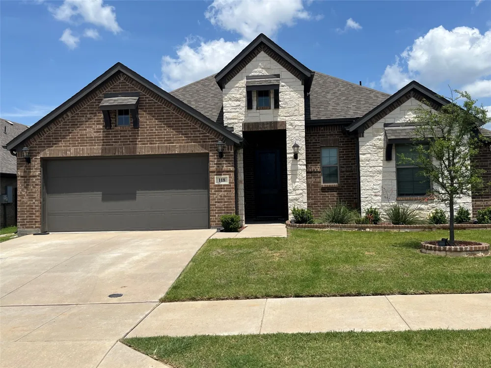 118 Jazlyn Drive Keene, TX 76059