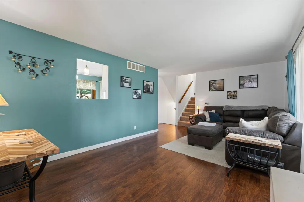 69601 Christiann Creek Drive Edwardsburg, MI 49112