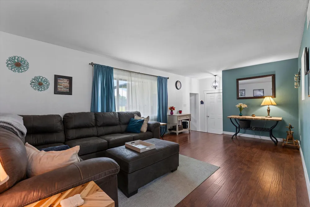 69601 Christiann Creek Drive Edwardsburg, MI 49112